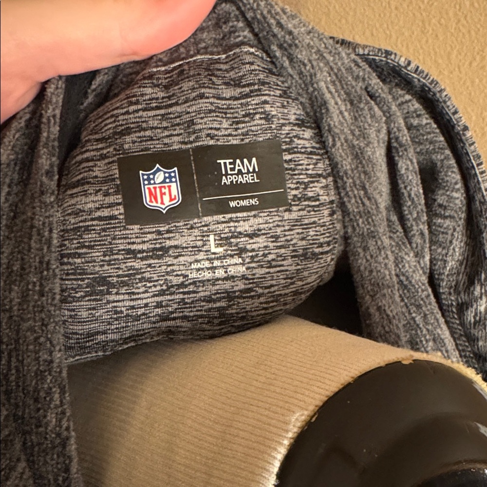 NFL Team Apparel Vikings Women’s Hoodie - Picture 2 of 5